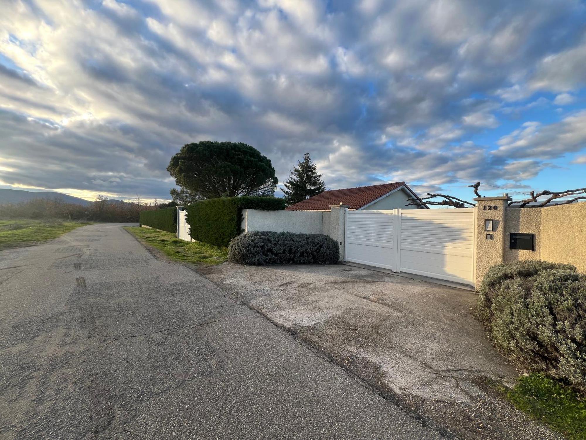 La Parenthese Hotell Auberives-sur-Vareze Exteriör bild