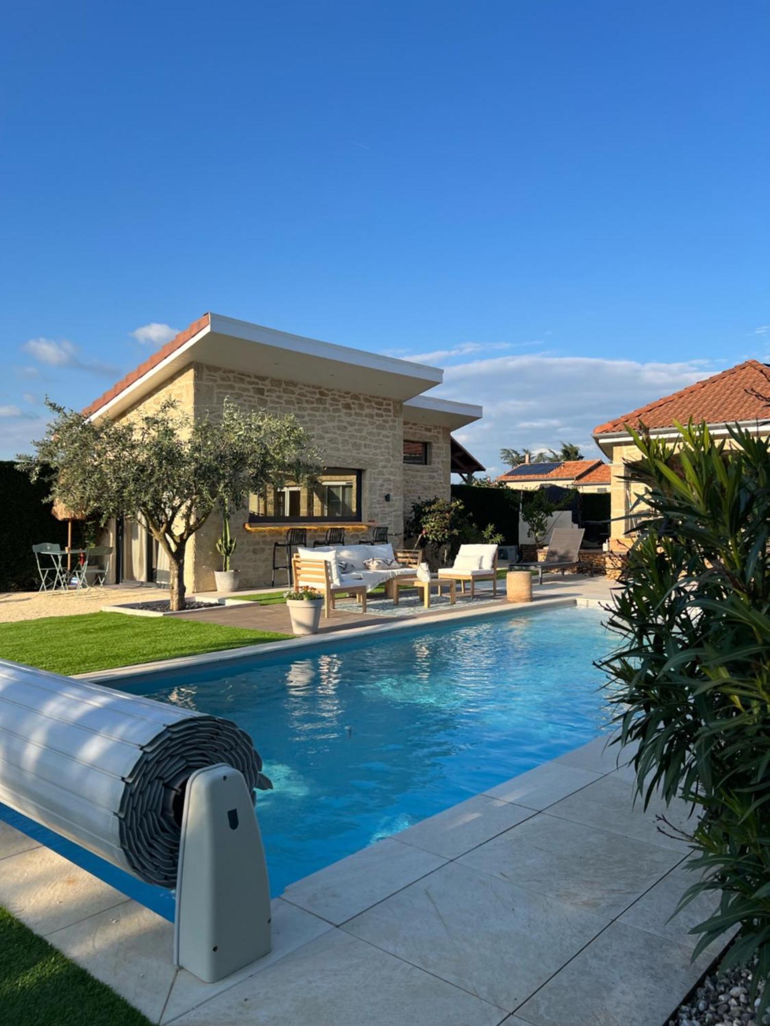 La Parenthese Hotell Auberives-sur-Vareze Exteriör bild